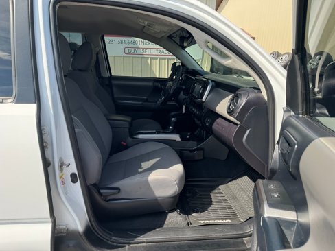 Used 2018 Toyota Tacoma SR5 image 39