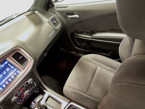 Used 2019 Dodge Charger SXT image 21