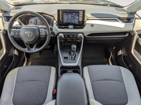 Used 2020 Toyota RAV4 XLE image 24