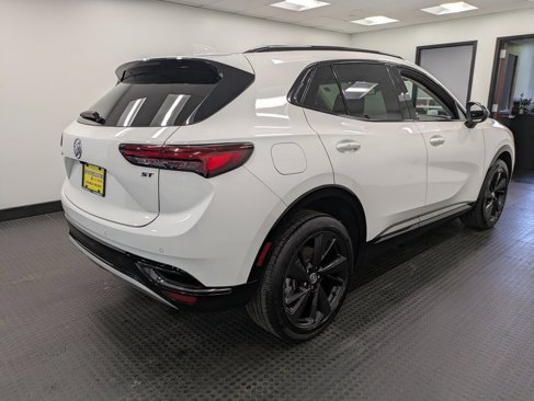 Used 2023 Buick Envision Essence w/ Sport Touring Package image 4