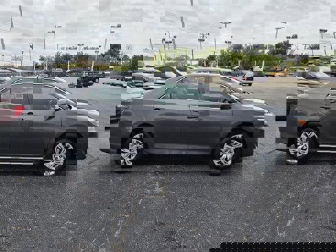 Used 2012 Toyota Camry LE image 2