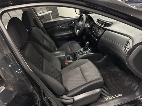 Used 2017 Nissan Rogue S image 17
