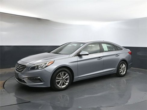 Used 2015 Hyundai Sonata SE image 3