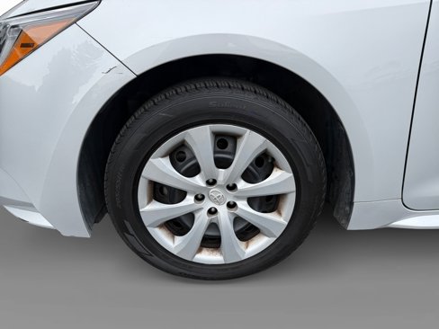 Used 2022 Toyota Corolla LE image 9