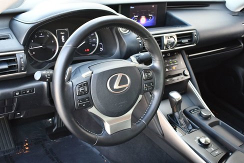 Used 2018 Lexus IS 300 image 12
