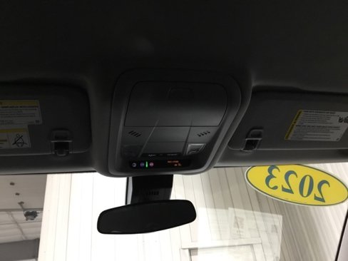 Used 2023 Chevrolet Equinox LT image 37