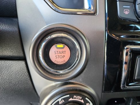 Used 2017 Nissan Titan Platinum Reserve image 30