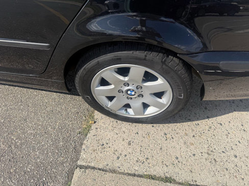 Used 2004 BMW 325xi Sedan image 20