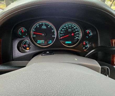 Used 2013 Chevrolet Suburban LTZ image 10