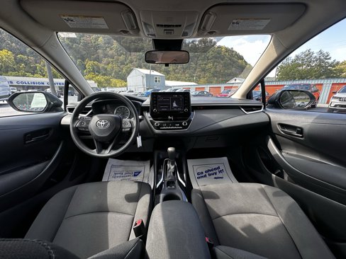 Used 2022 Toyota Corolla LE image 6