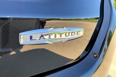 New 2025 Jeep Compass Latitude image 18