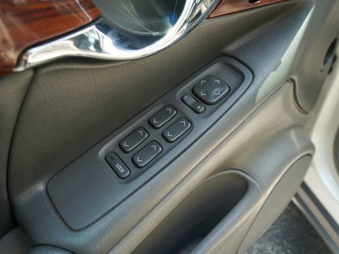 Used 2003 Cadillac De Ville image 17