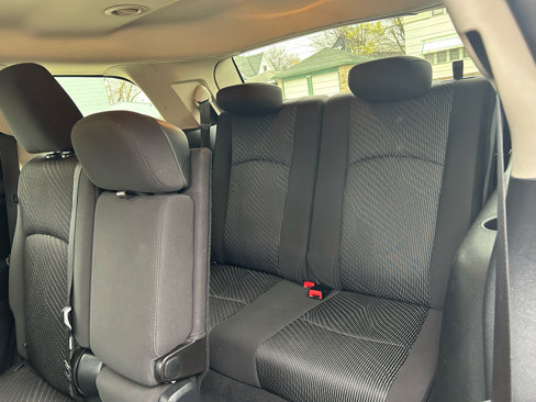 Used 2013 Dodge Journey SXT w/ Flexible Seating Group image 9