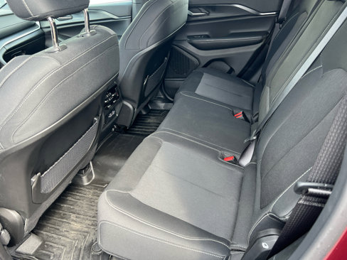 Used 2025 Jeep Grand Cherokee Laredo X w/ Luxury Tech Group I image 13