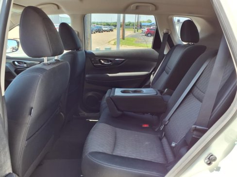 Used 2017 Nissan Rogue S w/ S Appearance Package image 5
