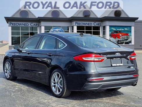 Used 2019 Ford Fusion SEL image 2