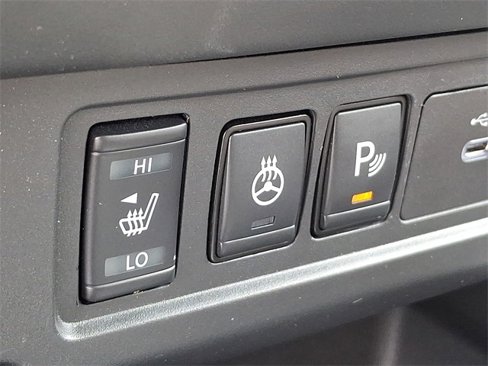 Used 2024 Nissan Frontier SV w/ SV Convenience Package image 24