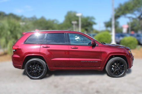 Used 2020 Jeep Grand Cherokee Altitude image 5