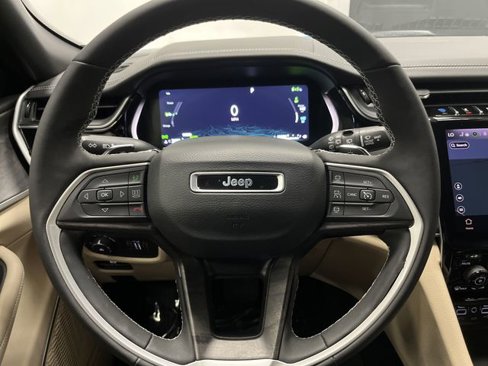 Used 2022 Jeep Grand Cherokee Limited 4xe w/ Luxury Tech Group II image 18