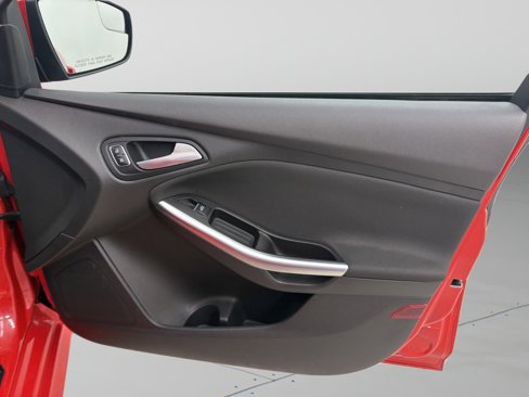 Used 2017 Ford Focus ST image 27