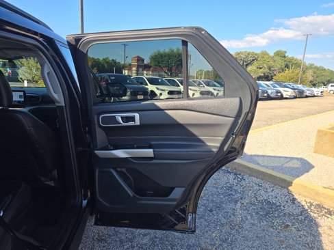 Used 2024 Ford Explorer XLT w/ Equipment Group 202A image 18