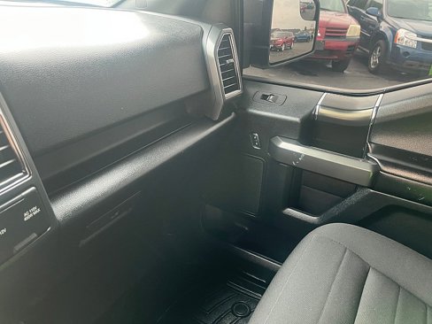 Used 2018 Ford F150 XLT w/ Equipment Group 302A Luxury image 23
