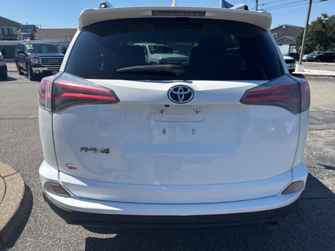 Used 2016 Toyota RAV4 LE image 9