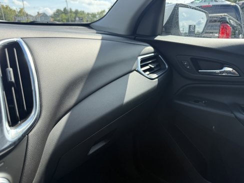 Used 2022 Chevrolet Equinox LT image 25