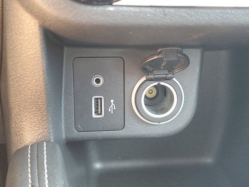 Certified 2020 Nissan Kicks SV image 27