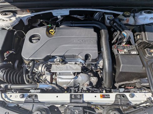 Used 2022 Chevrolet Malibu LT image 30