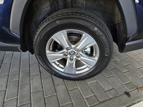 Used 2023 Toyota RAV4 XLE w/ Convenience Package image 9