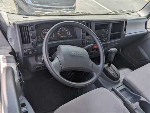 Used 2019 Isuzu NPR image 7