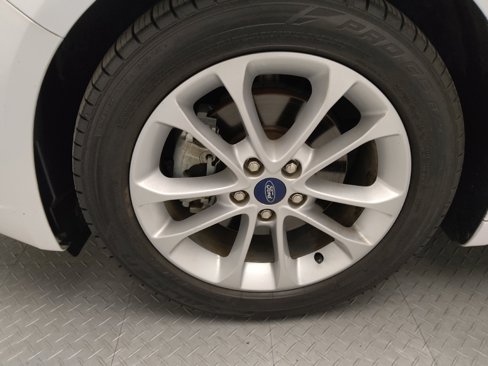 Used 2020 Ford Fusion SE image 31