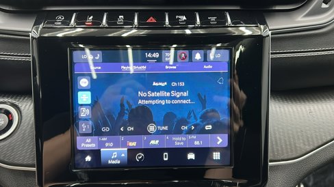 Used 2023 Jeep Grand Cherokee Altitude image 17