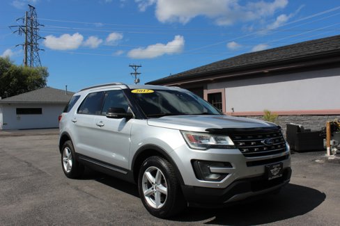 Used 2017 Ford Explorer XLT w/ Equipment Group 202A image 1