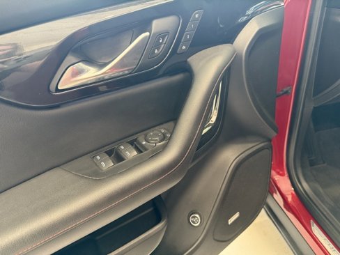 Used 2021 Chevrolet Blazer RS w/ Enhanced Convenience Package image 8