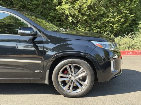 Used 2014 Kia Sorento SX image 2