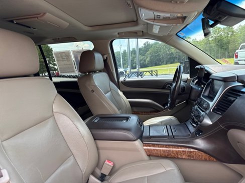 Used 2017 Chevrolet Suburban Premier image 11