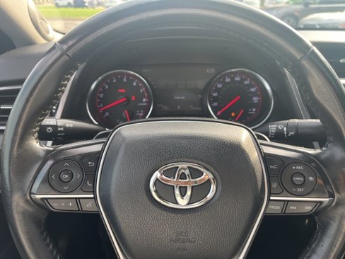 Used 2019 Toyota Camry XSE image 41