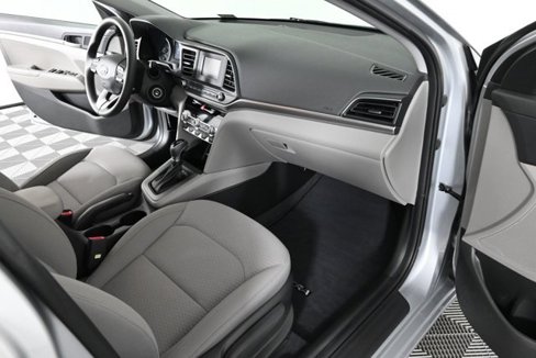 Used 2020 Hyundai Elantra SE w/ Cargo Package (C1) image 9