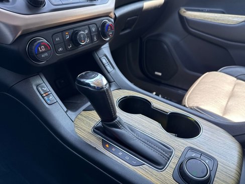 Used 2019 GMC Acadia Denali image 41