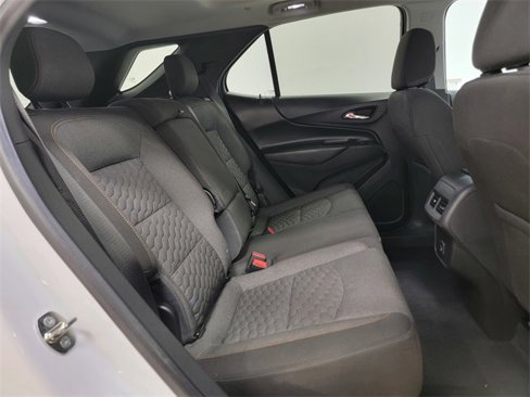 Used 2020 Chevrolet Equinox LT image 18