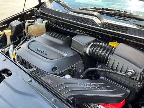 Used 2020 Chrysler Pacifica Touring-L image 10