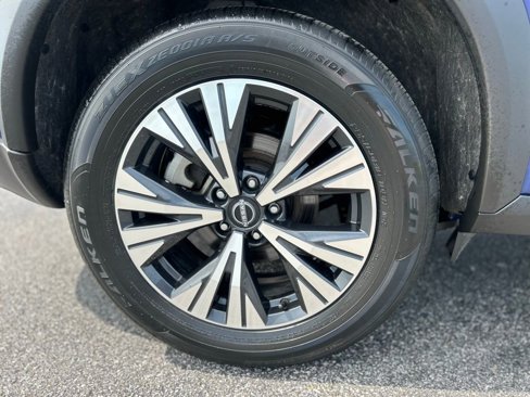 Used 2023 Nissan Rogue SV image 14