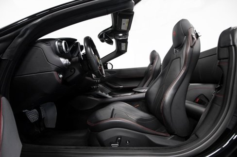 Used 2020 Ferrari Portofino image 21