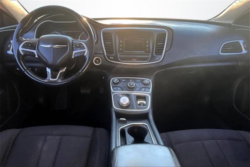 Used 2015 Chrysler 200 Limited w/ Convenience Group image 7