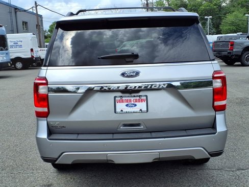 Used 2021 Ford Expedition XLT image 5