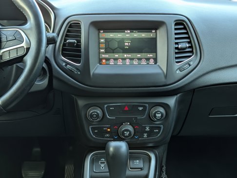 Used 2018 Jeep Compass Latitude w/ Popular Equipment Group image 14