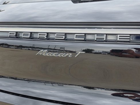Used 2023 Porsche Macan Turbo image 49