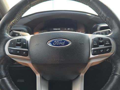Used 2020 Ford Explorer XLT w/ Comfort Package image 30